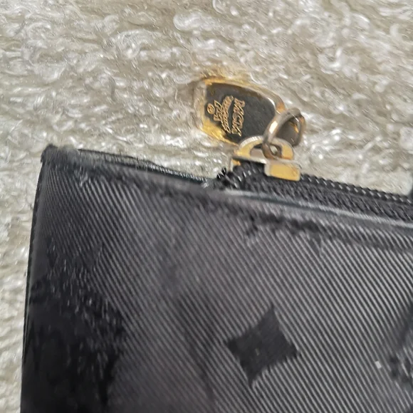 Authentic MCM vintage bag - Picture 7 of 15